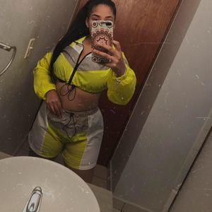 Meet your Posher, Joelys